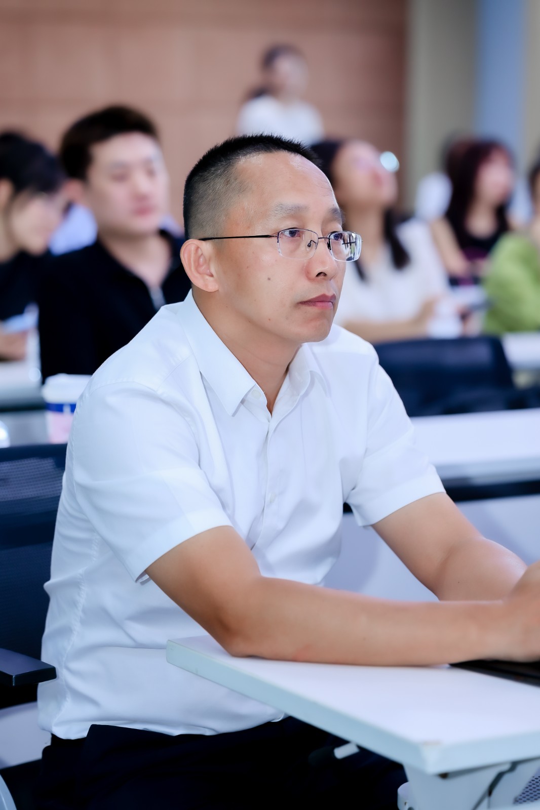 1761892127744014849.jpg 1x416Eyu.jpg