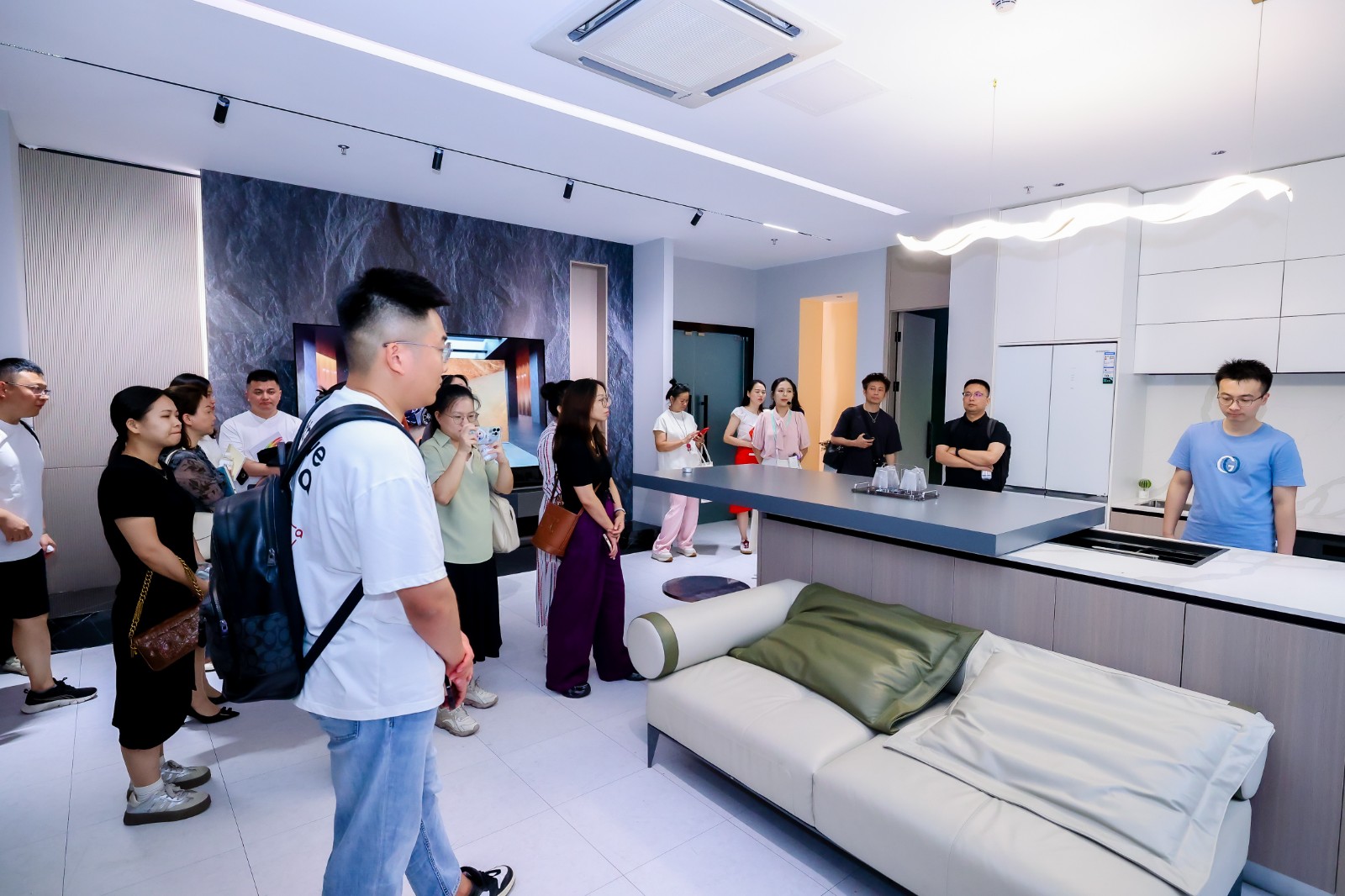 1761892386235029250.jpg 3Y6e1Nqs.jpg